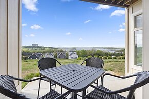 It's a Good Life - Stunning Lake Views!