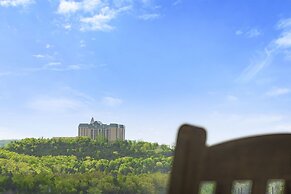 It's a Good Life - Stunning Lake Views!