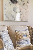 It's a Good Life - Stunning Lake Views!