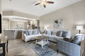 It's a Good Life - Stunning Lake Views!