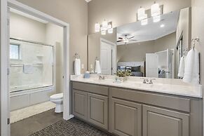 It's a Good Life - Stunning Lake Views!