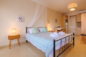 Impeccable 1-bed Apartment in Schinias Beach