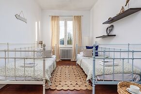 Spacious Apartment Kolobrzeg by Renters