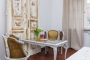 Spacious Apartment Kolobrzeg by Renters