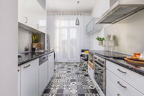 Spacious Apartment Kolobrzeg by Renters