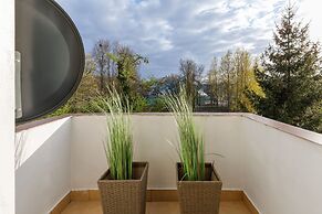 Spacious Apartment Kolobrzeg by Renters