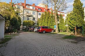 Spacious Apartment Kolobrzeg by Renters