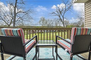 Happy Place Hideaway - Walk to Taneycomo!