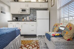 Happy Place Hideaway - Walk to Taneycomo!