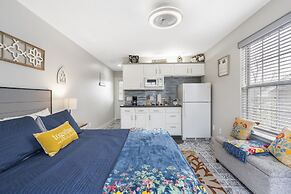 Happy Place Hideaway - Walk to Taneycomo!