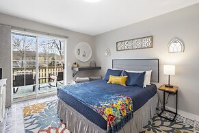 Happy Place Hideaway - Walk to Taneycomo!