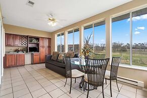 Glory Daze - Overlooking the Golf Course!