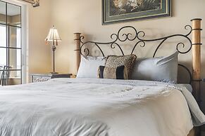 Glory Daze - Overlooking the Golf Course!