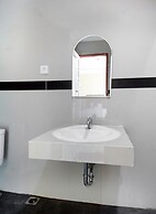 Super OYO Collection O 3431 Hotel Alpha Bandara