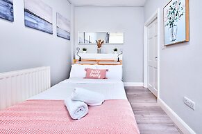 Princess Red - Portrush by the Sea