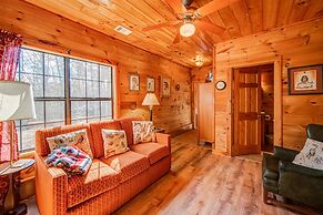 Blueridge Retreat Private 4 BDR Cabin Sleeps 10!