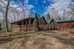 Blueridge Retreat Private 4 BDR Cabin Sleeps 10!