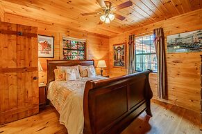 Blueridge Retreat Private 4 BDR Cabin Sleeps 10!