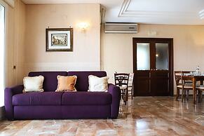 Appartamento Con Terrazzo A Capodimonte