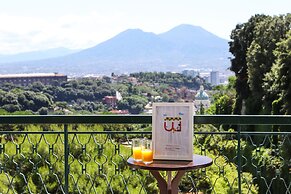 Appartamento Con Terrazzo A Capodimonte