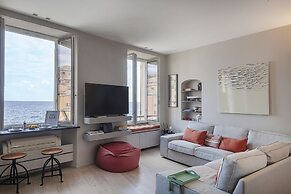 Aurora 20 A Boccadasse By Wonderful Italy