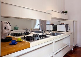 Elegant Apartment At Chiaia By Wonderful Italy