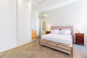 Elegante Appartamento A Piazza Dei Martiri