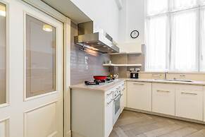 Elegante Appartamento A Piazza Dei Martiri