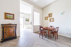 Elegante Appartamento A Piazza Dei Martiri