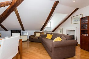 La Mansarda Di Piazza Solferino By Wonderful Italy