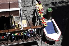 O’ Panaro Ai Quartieri Spagnoli By Wonderful Italy