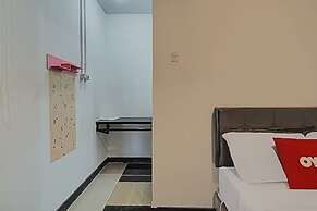 Super OYO Capital O 3198 Sukomanunggal Inn