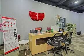 Super OYO Capital O 3198 Sukomanunggal Inn