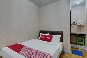 Super OYO Capital O 3198 Sukomanunggal Inn