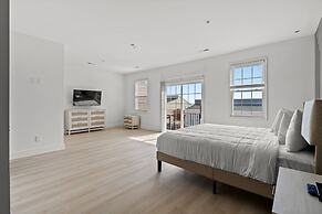 Luxurious Home with Theatre Room