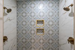 Luxurious Home with Theatre Room