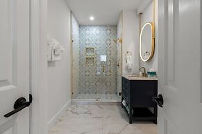 Luxurious Home with Theatre Room