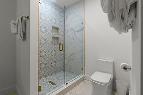 Luxurious Home with Theatre Room