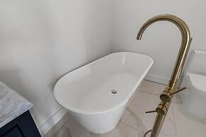 Luxurious Home with Theatre Room