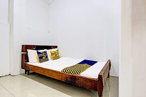 SPOT ON 92156 Adinda Kost