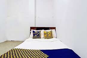 SPOT ON 92156 Adinda Kost