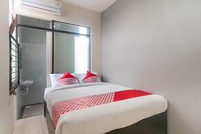 OYO 3216 Ellegan Residence