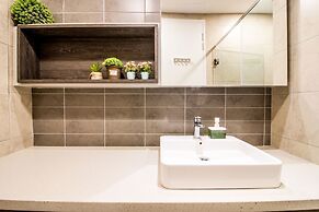 Robertson BY Shahjalal Suites