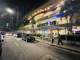 Robertson BY Shahjalal Suites