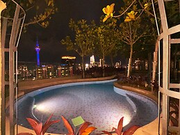 Robertson BY Shahjalal Suites