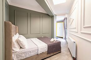 Royal Luxury Hotels Suites
