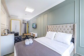 Royal Luxury Hotels Suites