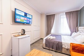 Royal Luxury Hotels Suites