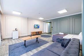 Royal Luxury Hotels Suites