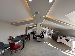 Royal Luxury Hotels Suites